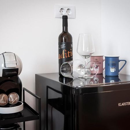 Jazz Rooms And Apartments โรวีน ภายนอก รูปภาพ