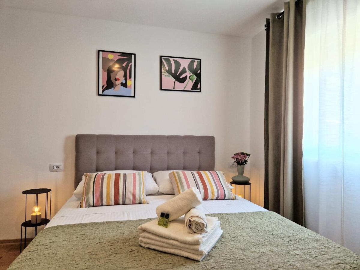 Jazz Rooms And Apartments โรวีน ภายนอก รูปภาพ