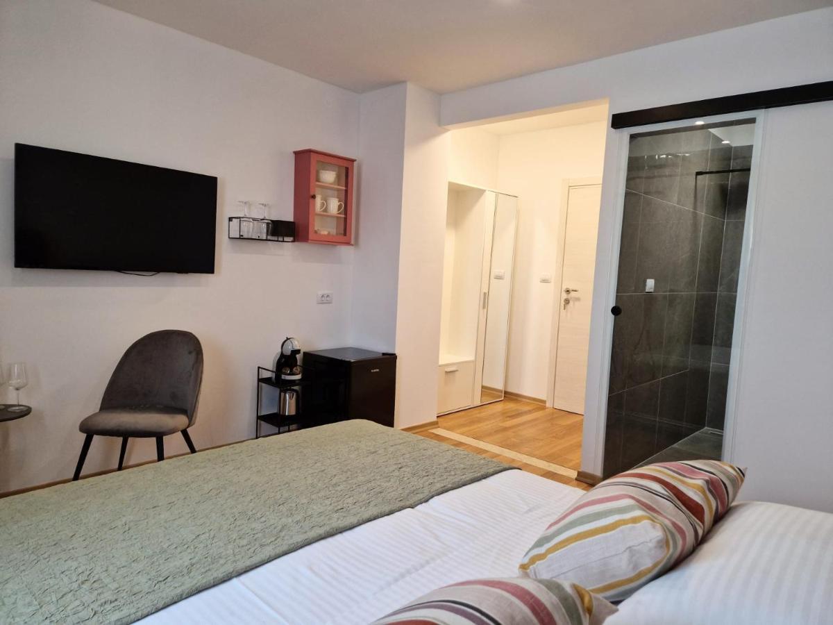 Jazz Rooms And Apartments โรวีน ภายนอก รูปภาพ
