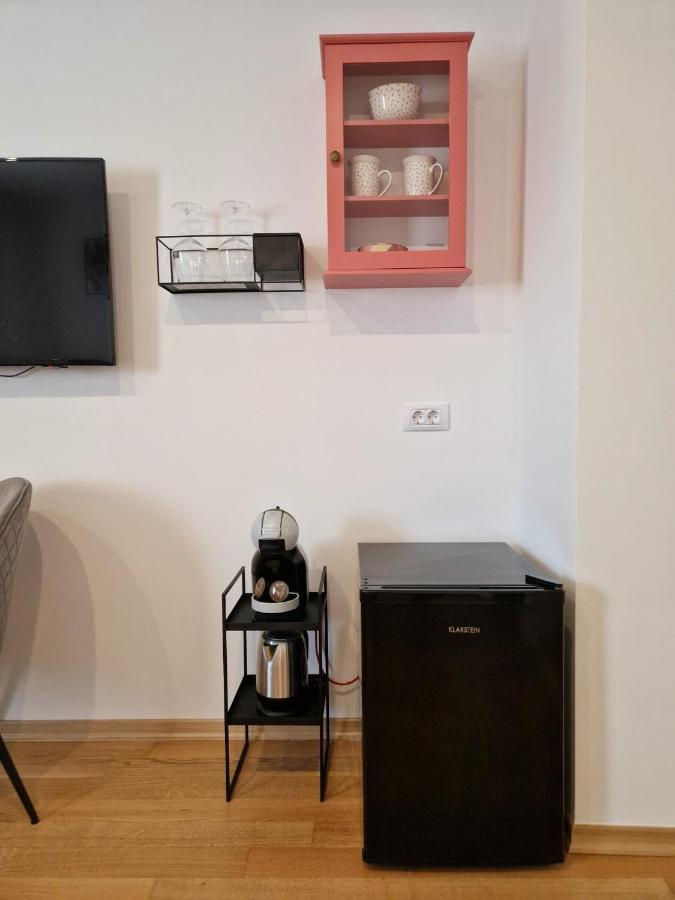 Jazz Rooms And Apartments โรวีน ภายนอก รูปภาพ