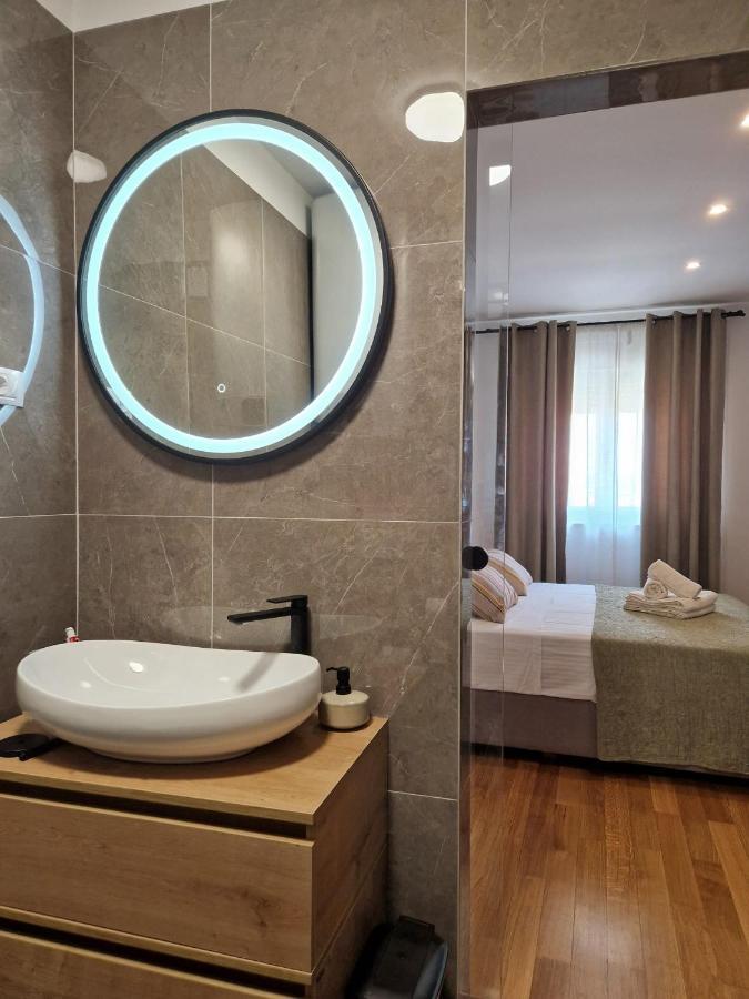 Jazz Rooms And Apartments โรวีน ภายนอก รูปภาพ