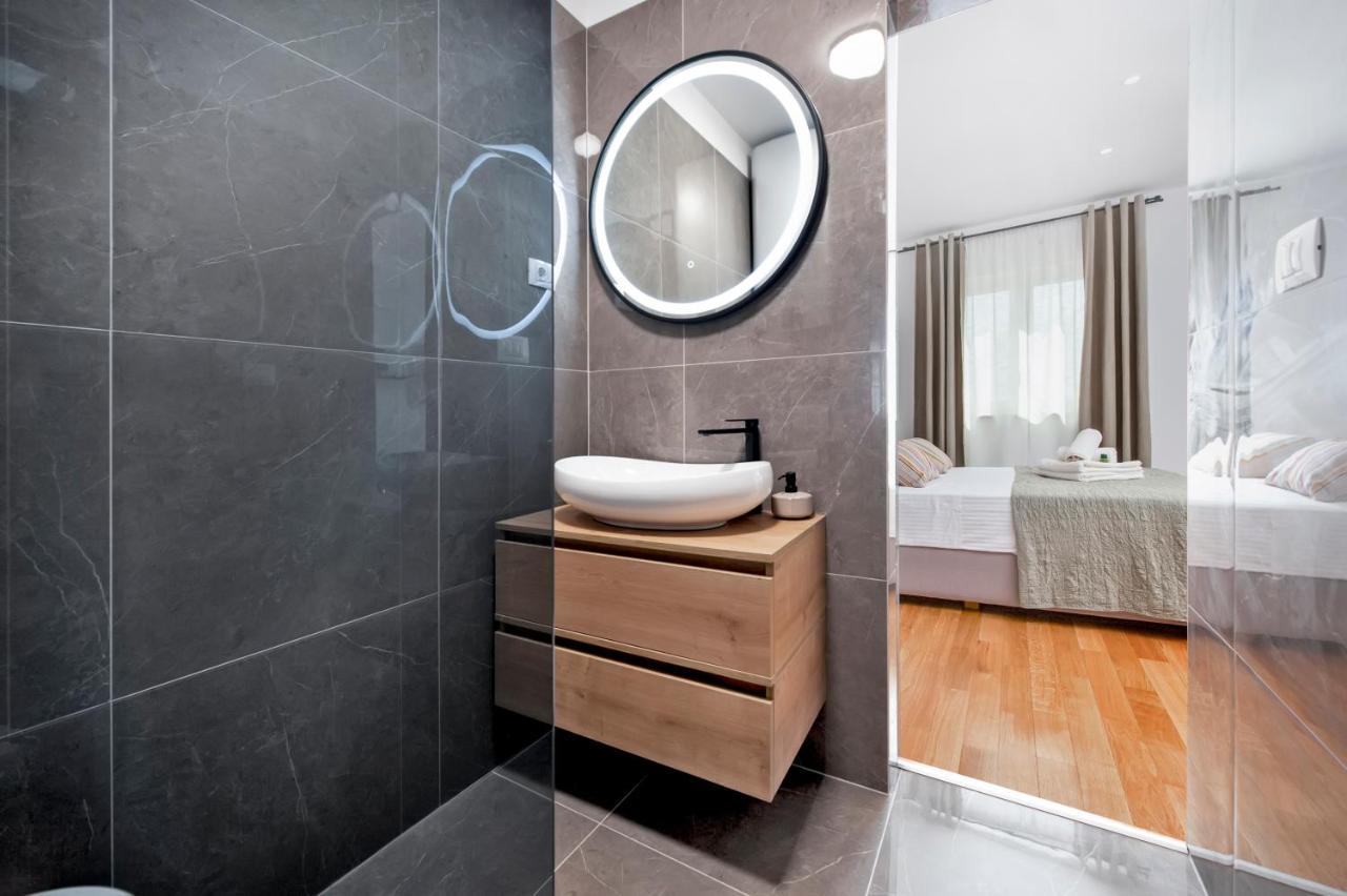 Jazz Rooms And Apartments โรวีน ภายนอก รูปภาพ